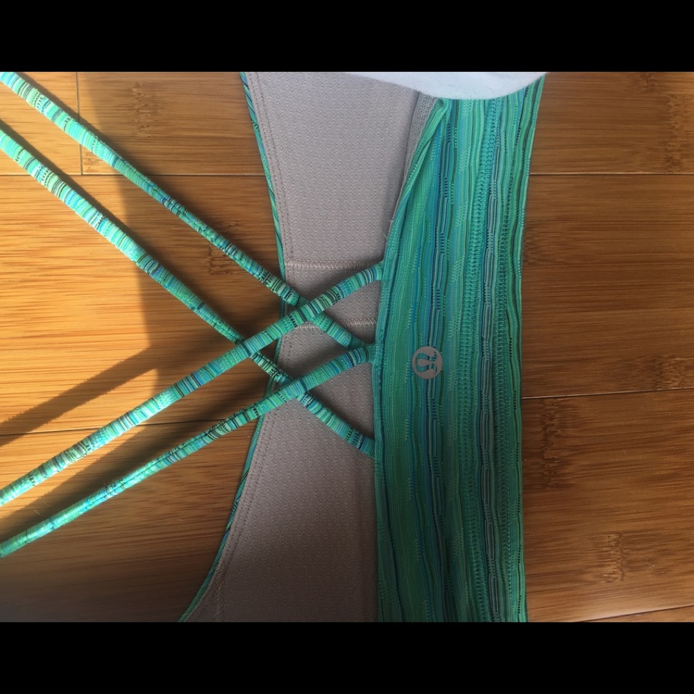 Lululemon sports bra